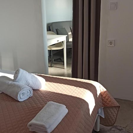 Sun Meets Sea Apartment Athanion Bagian luar foto