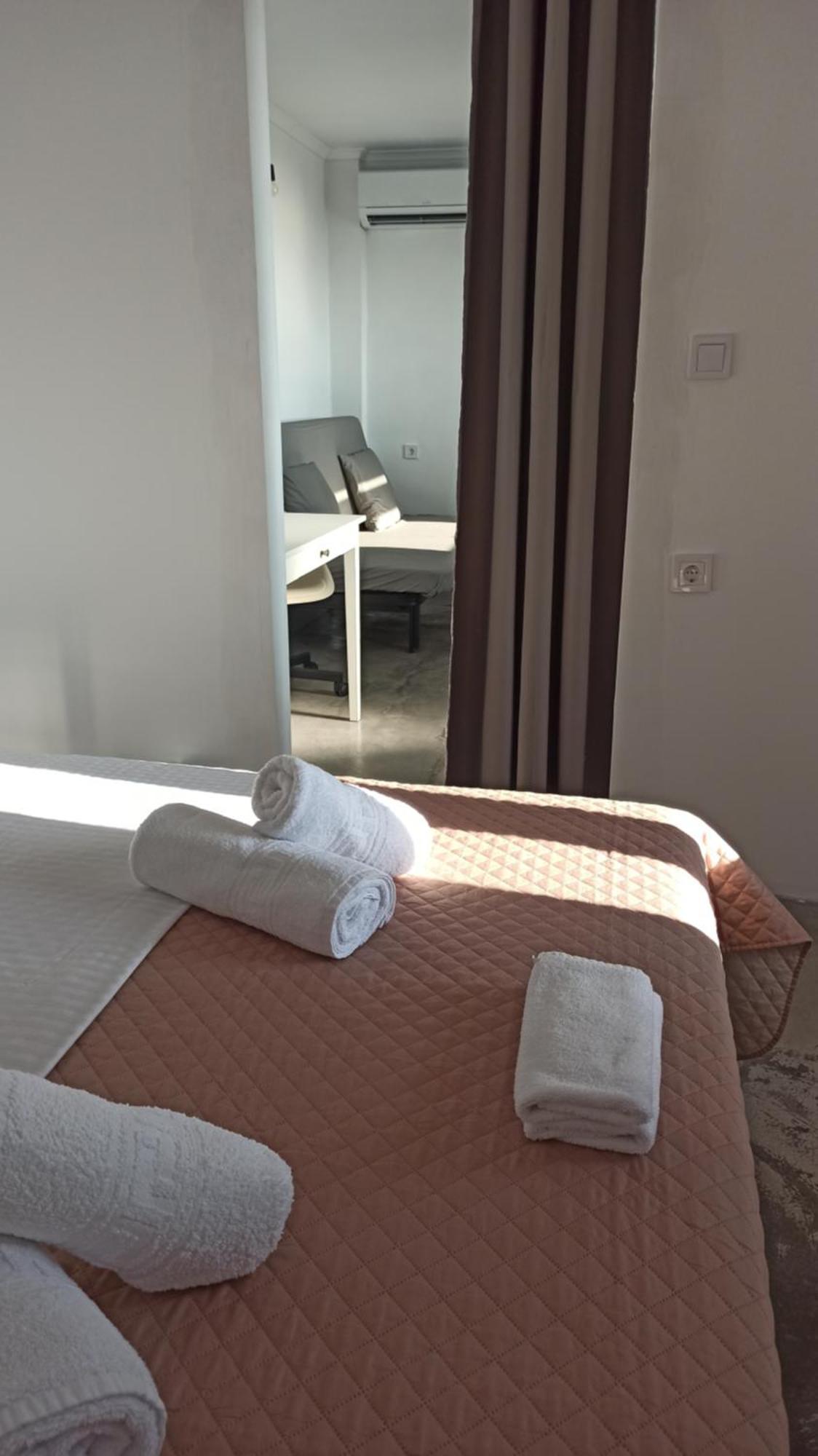Sun Meets Sea Apartment Athanion Bagian luar foto